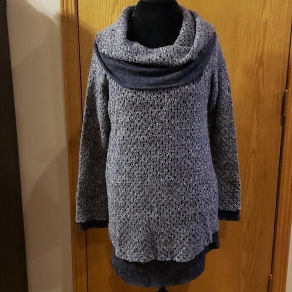 Soft surroundings grey lagenlook layered sweater - Picture 1 of 6